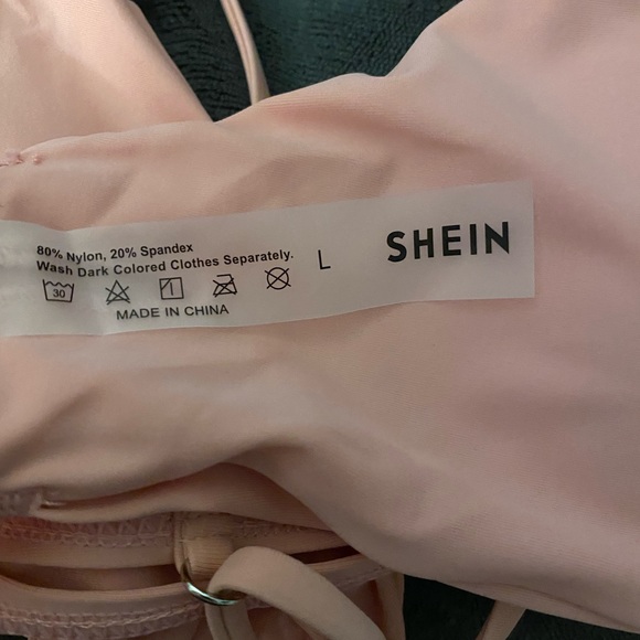 SHEIN Solid Wrap Bikini Top - Picture 4 of 4